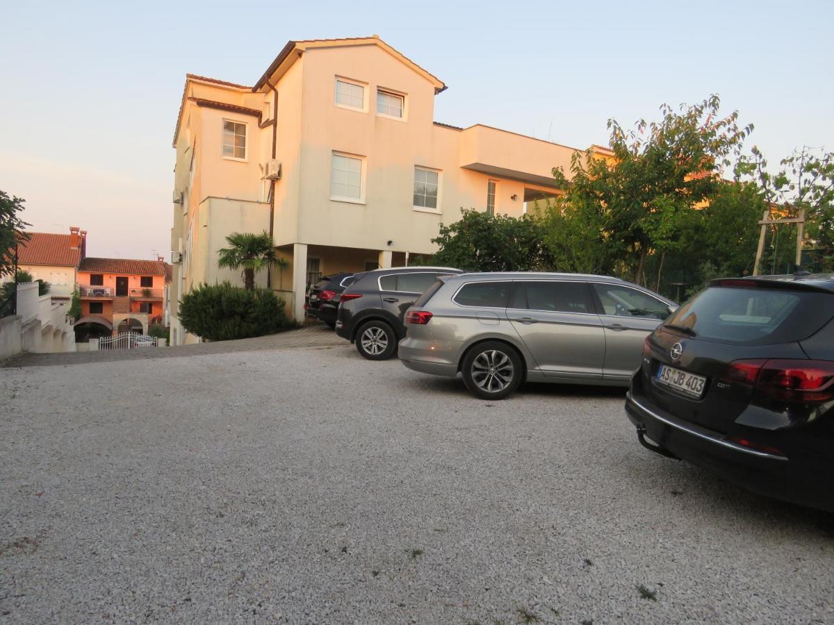 Apartments Villa Urbajs Vrsar Luaran gambar